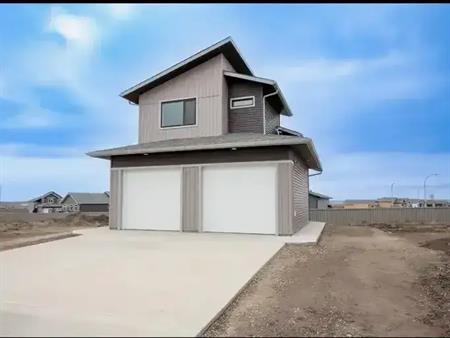 Stunning Upper Suite in Arbour Hills | 13406 105 Street, Grande Prairie