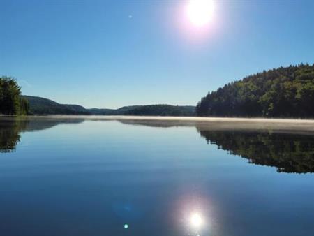 Magnifique terrain au Lac Brûlé
