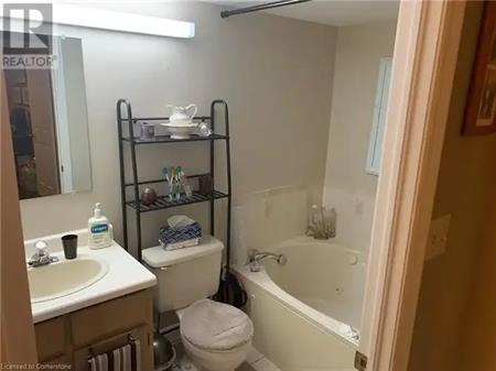 386 HIGHWAY 8 Highway Unit# 202 | 386 HIGHWAY 8 Highway Unit# 202, Stoney Creek