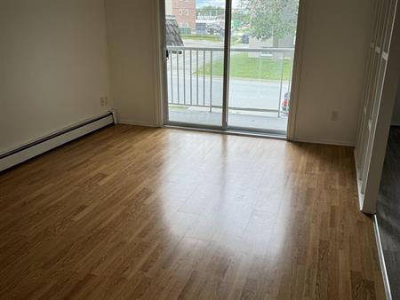 Immeuble - 1765 Rue Des Boisés Joli 4 Et Demi