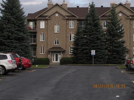 Condo 4 1/2 à louer