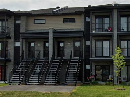 18 Rue De La Fabrique (Gatineau) Très Grand 5 1/2