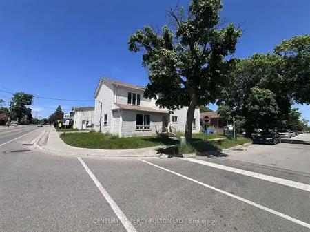 2ND FLOOR 2 Bdrm! TONS OF NATURAL LIGHT!!! Avail. Jun 1st | 86 Brock Street East, Oshawa