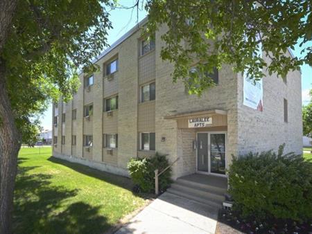 Lauralee Apartments | 1222 Plessis Street, Winnipeg