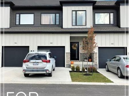 Modern 3-Bedroom Townhouse!! | 360 Quarter Town Line, Tillsonburg