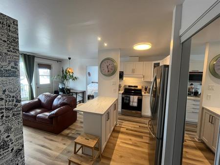 3½ à louer Longueuil, rue Frontenac, 1er étage LIBRE 1er juillet.