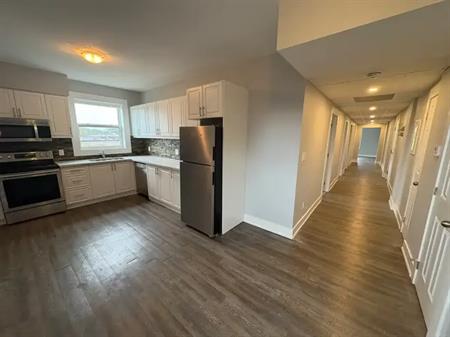 9 Holton Unit 4 | 9 Holton Avenue North, Hamilton