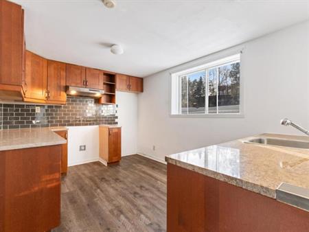 4 Chambres, 2 sales de bain Logement a St Come