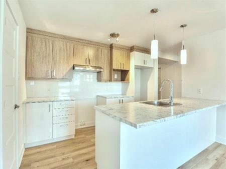 APPARTEMENT 5½ À LOUER - ST-JACQUES - DISPONIBLE EN JUILLET