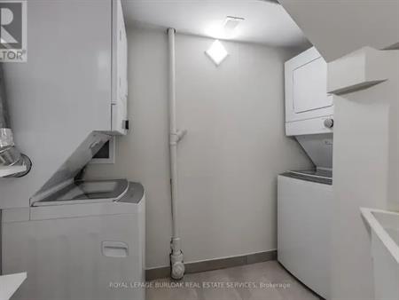 2 - 2290 WOODWARD AVENUE | 2 - 2290 WOODWARD AVENUE, Burlington