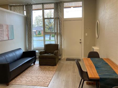 Furnished Ground-Level One-Bedroom Apartment - Short Term Renters Welcome | 80 Brodie Avenue, Greater Sudbury