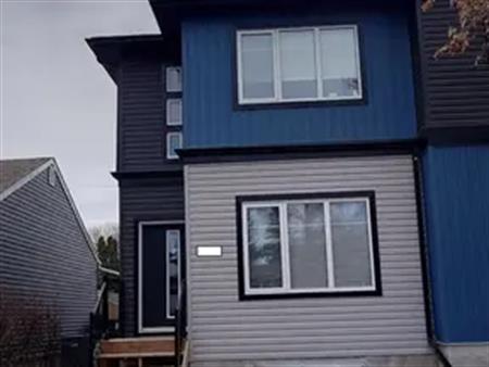Bonnie Doon Duplex | 8727 89 Avenue Northwest, Edmonton