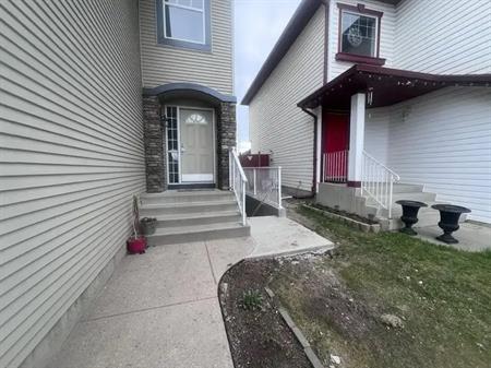 Stunning One-Bedroom Basement Suite, Prime Location – Modern Living at Its Best! | 210 New Brighton Mews Southeast, Calgary