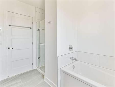 DÈS MAINTENANT - APPARTEMENT 5½ À LOUER À STE-JULIENNE