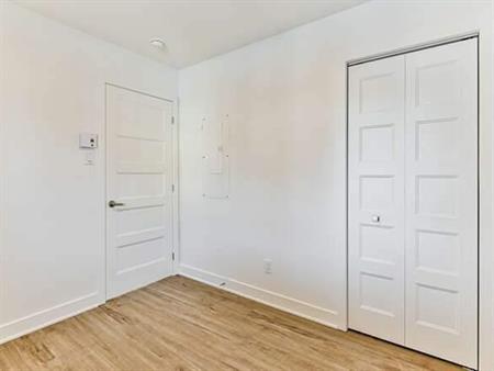 WOW! APPARTEMENT 5½ À STE-JULIENNE - 1ER JUILLET