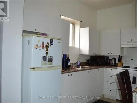UPPER 4 - 64 HOLLAND STREET W | UPPER 4 - 64 HOLLAND STREET W, Bradford West Gwillimbury