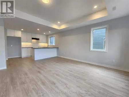 706 PARNIAN PRIVATE | 706 PARNIAN PRIVATE, Ottawa
