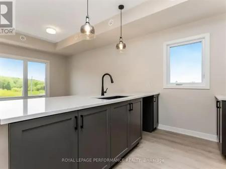 318 MISHI PRIVATE | 318 MISHI PRIVATE, Ottawa
