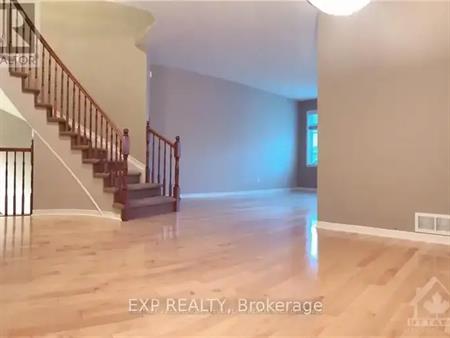 735 NAKINA WAY | 735 NAKINA WAY, Ottawa