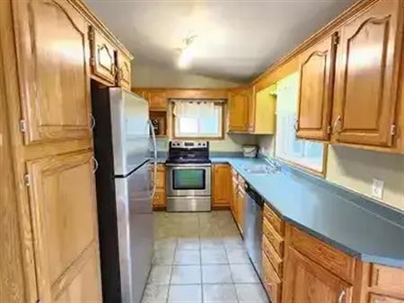 ALL INCLUSIVE MAIN FLOOR! *Rare* 3 Bdrm!! HUGE YARD! AVAIL JULY 1ST OR SOONER! | 58 Springbrook Drive, Peterborough
