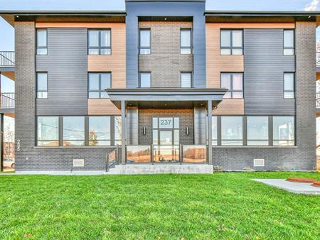 WOW! APPARTEMENT 5½ DISPONIBLE À SAINT-CHARLES