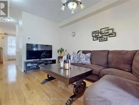 41 THISTLE AVENUE | 41 THISTLE AVENUE, Richmond Hill