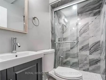 11 BELLOTTI CRESCENT | 11 BELLOTTI CRESCENT, Ajax