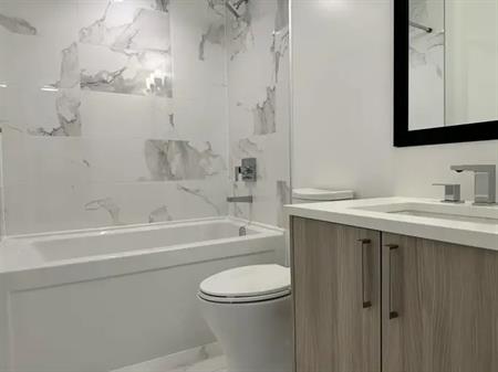 2106 13350 CENTRAL AVENUE | 2106 13350 CENTRAL AVENUE, Surrey