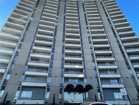 Renovated, Stunning, Furnished, 2 bedroom, 2 bath, utlities included, city views | 806 - 10883 Saskatchewan Dr NW, Edmonton