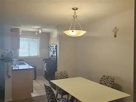 Excellent South Corner unit with Utilities Included & Underground Secure Parking | 3125 - 16320 24 Street Southwest, Calgary