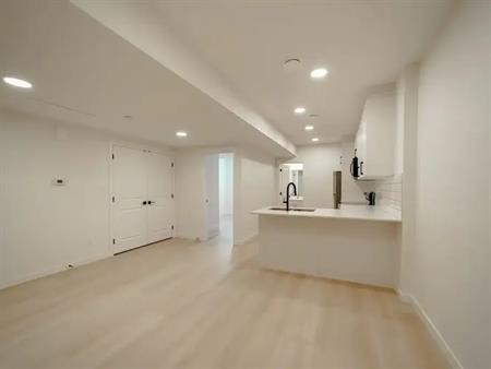 ***UTILITY INCLUDED*** 1 bed + 1 bath Legal Separate Basement Suite | Edmonton