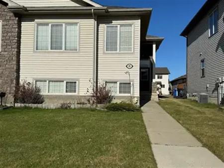 Cozy 2 bed-2baths duplex in Eagle Ridge | Fort McMurray