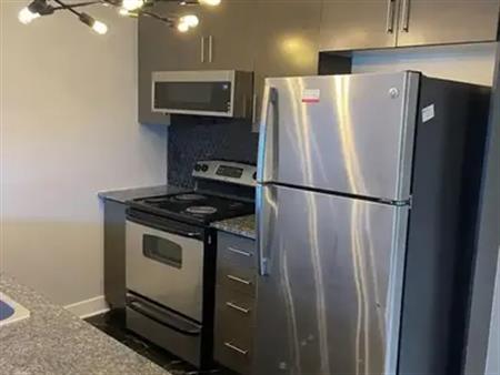102 - 1419 COSTIGAN ROAD | 102 - 1419 COSTIGAN ROAD, Milton