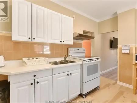 850 WINDSOR Unit# 2 | 850 WINDSOR Unit# 2, Windsor