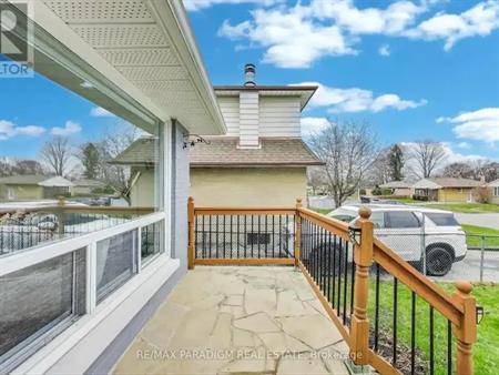 UPPER - 36 RIDEOUT STREET | UPPER - 36 RIDEOUT STREET, Ajax