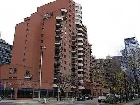 Quiet Stylish 2 Bedroom Condo in trendy Eau Claires | 738 3 Ave SW, Calgary