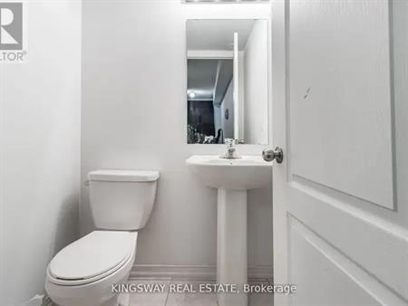 32 - 2480 POST ROAD | 32 - 2480 POST ROAD, Oakville
