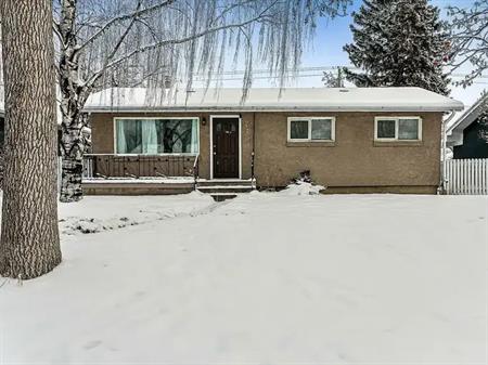 OUTSTANDING 2 BDRM “separate Heat “ & Private storage LEGAL LOWER UNIT! | 2430 - 35 street S.E, Calgary
