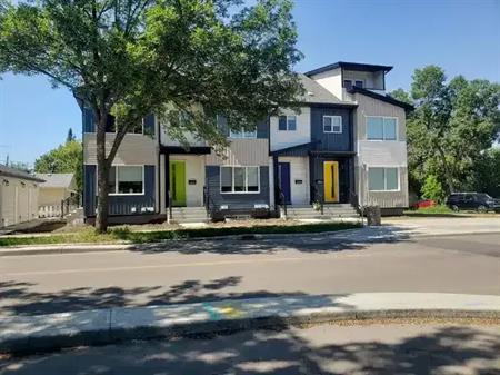 Beautiful 4 bedroom triplex unit for rent in Allendale! | 6728 106 Street, Edmonton