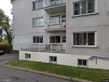 2 CH - 2 SDB - Montréal - $1,022 /mo