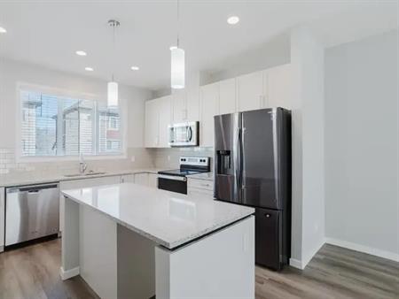 Secord Chalet | 320 Secord Boulevard Northwest, Edmonton