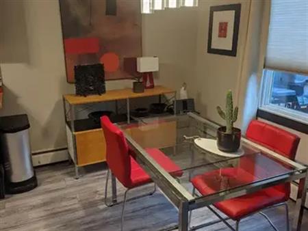 Comfortable 2 Large bedroom condo West End Great Neighborhood- Country Club Est | 78 ave-159 street, Edmonton