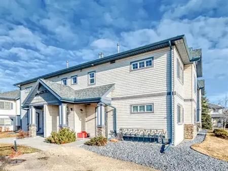 2 BED 2 BATH condo in Riverbend with GARAGE! | 2565 Hanna Crescent, Edmonton