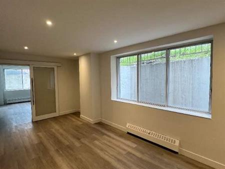 Fully Renovated 3.5 Apartment For July 2025 - A louer • For Rent