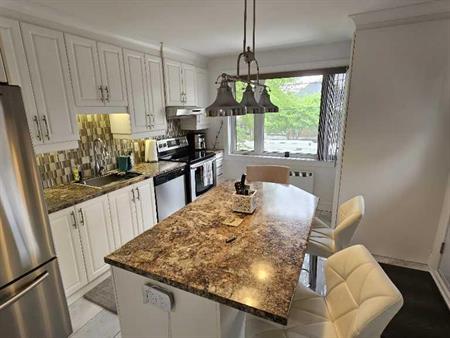 4½ lumineux à Laval-des-Rapides – Balcon privé, stationnement