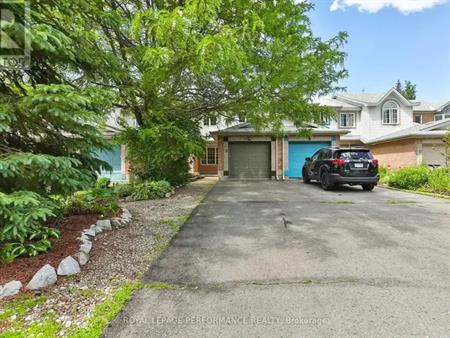 13 COLLEGE CIRCLE | 13 COLLEGE CIRCLE, Ottawa