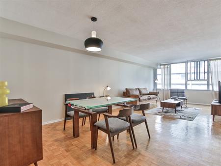 1,300 SF Fully-Furnished 3-Bed, 2-Bath | 45 Carlton Street, Toronto
