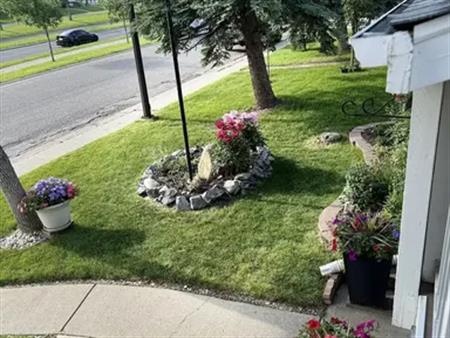Spacious 4 bedroom house close to schools. Street and garage parking available. | 96 Templewood Drive Northeast, Calgary