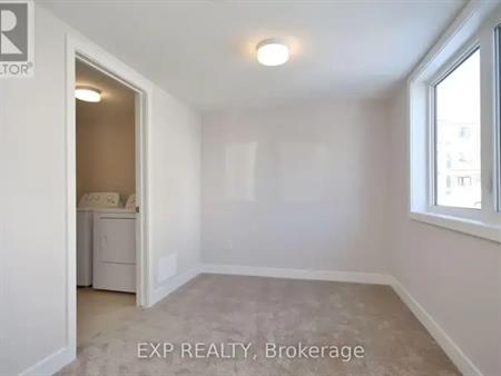 241 ANYOLITE PRIVATE | 241 ANYOLITE PRIVATE, Ottawa