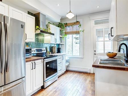 3 BEDROOM APARTMENT NDG WITH BASEMENT STORAGE AND YARD